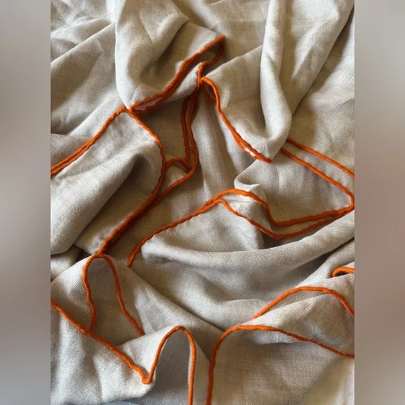 Hermes cream scarf - Picture 9 of 16